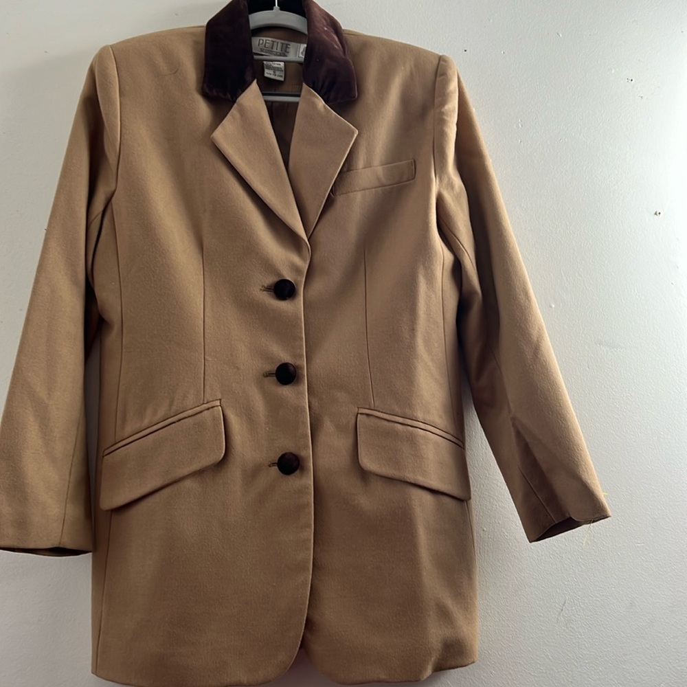 Petite Sophisticate size 8 blazer